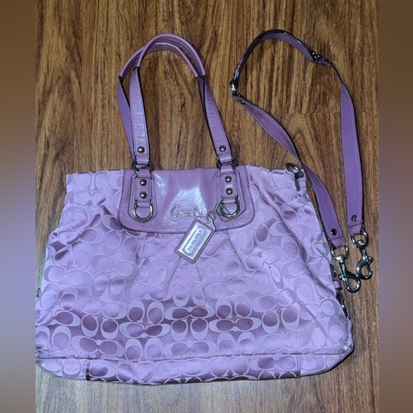 Coach Ashley Signature satchel in purple sateen and patent leather - Picture 4 of 10